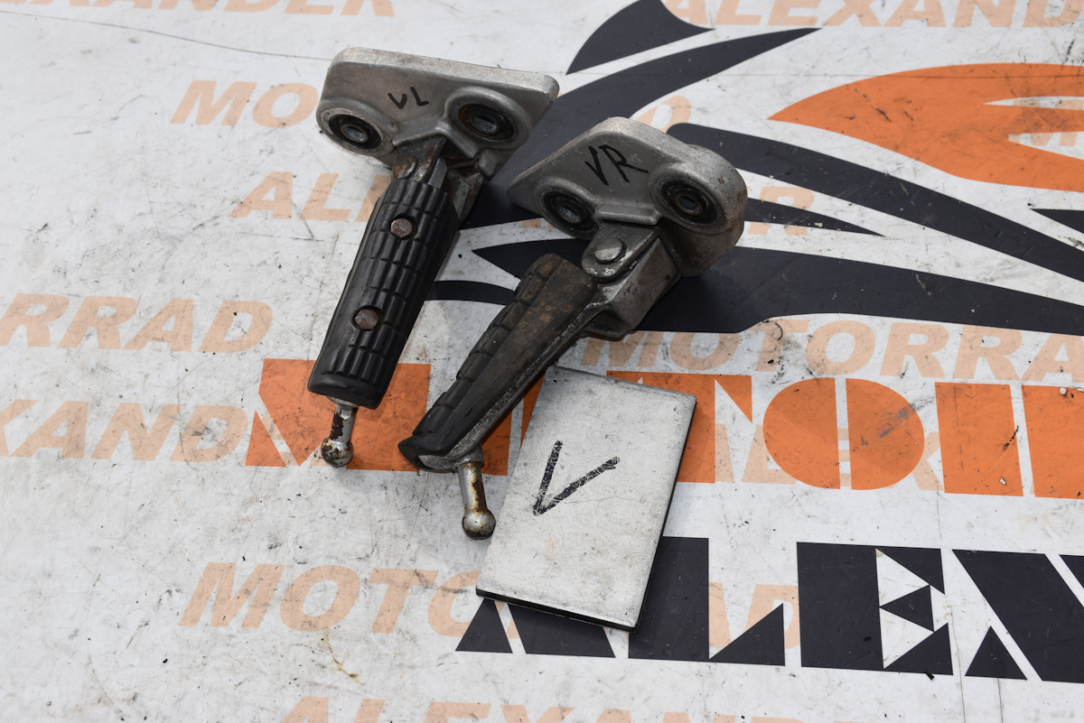 Fußrasten vorn L / R